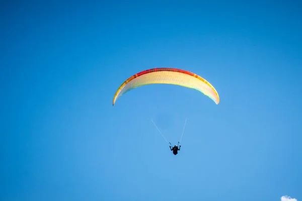 Vuelo Parapente Las Montañas Grand Bornand Alta Saboya Francia —  Fotos de Stock