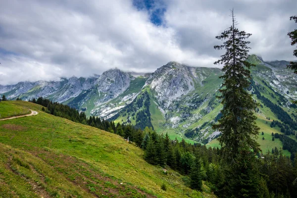 Haute Savoie, Fransa 'daki Aravis Dağları.