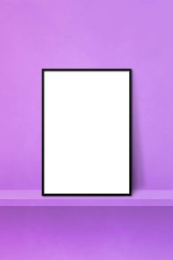 Mor bir rafa yaslanmış siyah resim çerçevesi. 3 boyutlu illüstrasyon. Boş model şablonu. Dikey arkaplan