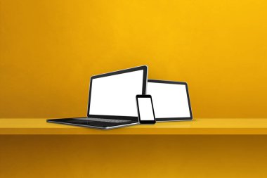 Sarı rafta dizüstü bilgisayar, cep telefonu ve dijital tablet bilgisayar var. Yatay arkaplan. 3B Görüntü