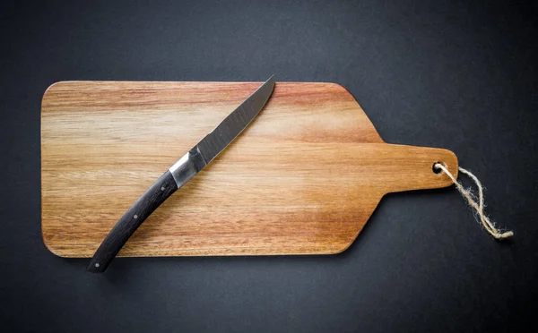 Coltello Tasca Tradizionale Tagliere Legno Fondo Nero — Foto Stock