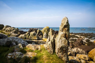 Chausey adası kıyıları ve Brittany, Fransa 'daki kayalıklar