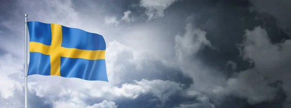 Schwedenfahne Wolkenverhangenen Himmel Dreidimensionale Darstellung — Stockfoto
