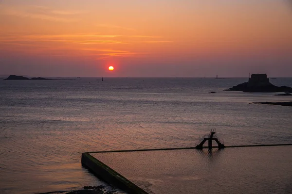 Saint Malo Naturlig Pool Och Dykning Vid Solnedgången Bretagne Frankrike — Stockfoto