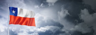 Bulutlu bir gökyüzünde Şili bayrağı, üç boyutlu görüntüleme