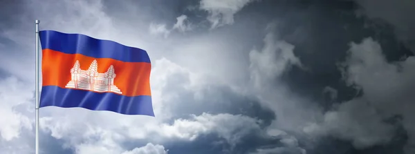 Flaga Kambodży Pochmurnym Niebie Trójwymiarowy Renderowanie — Zdjęcie stockowe