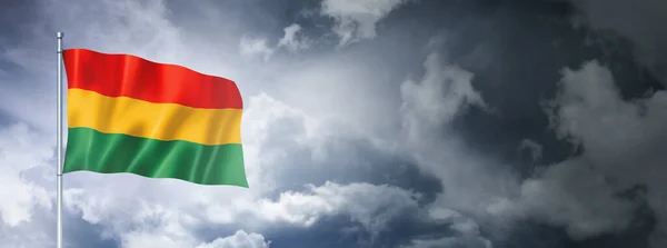 Vlajka Bolívie Zamračené Obloze Trojrozměrná Vykreslení — Stock fotografie