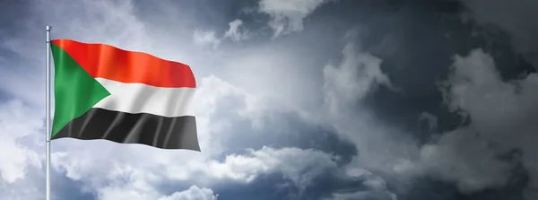Szudáni Zászló Felhős Égen Háromdimenziós Renderelés — Stock Fotó