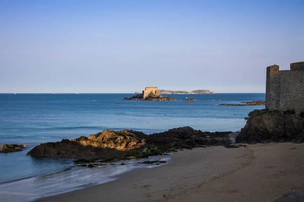 Berikat Slott Fort Petit Strand Och Hav Saint Malo Stad — Stockfoto