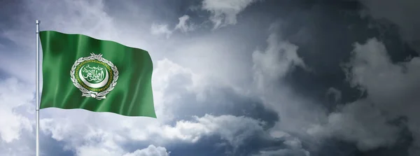 云天上的阿拉伯联盟旗帜 三维渲染 — 图库照片