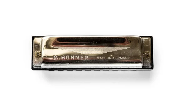 2022年3月1日 法国巴黎 Vintage Hohner Harmonica在白色背景下被隔离 — 图库照片