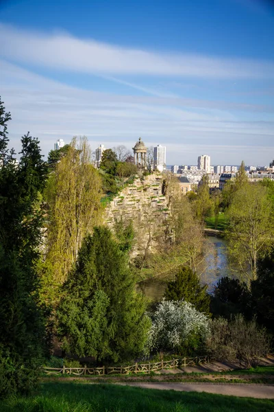 Buttes Chaumont Park Landscape Summer Paris France — Stock Photo, Image