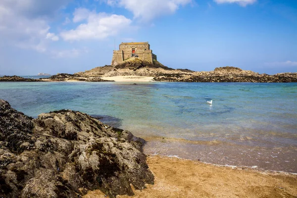 Castillo Fortificado Fort Petit Playa Mar Saint Malo Bretaña Francia — Foto de Stock