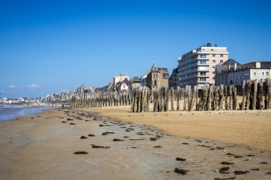 Saint-Malo Sahili ve İngiltere, Fransa