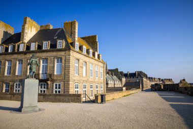 Brittany, Fransa 'da güçlendirilmiş duvarlar ve Saint-Malo şehri