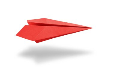 Kırmızı kağıt uçak origamisi boş beyaz arkaplanda izole edildi