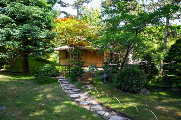 Old Traditional Wood House Japanese Garden Zen Background —  Fotos de Stock
