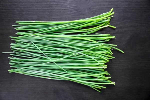 Bunch Fresh Chives Isolated Black Background —  Fotos de Stock