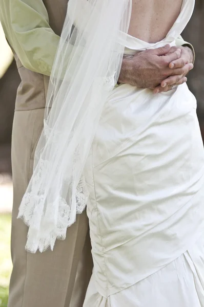 Gelin ve damat dans — Stok fotoğraf