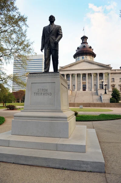 Estatua de Strom Thurmond en el edificio de la capital del estado de Carolina del Sur — Foto de Stock