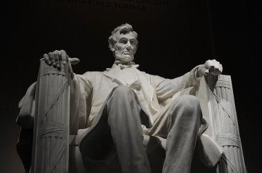 Geceleri Lincoln Anıtı