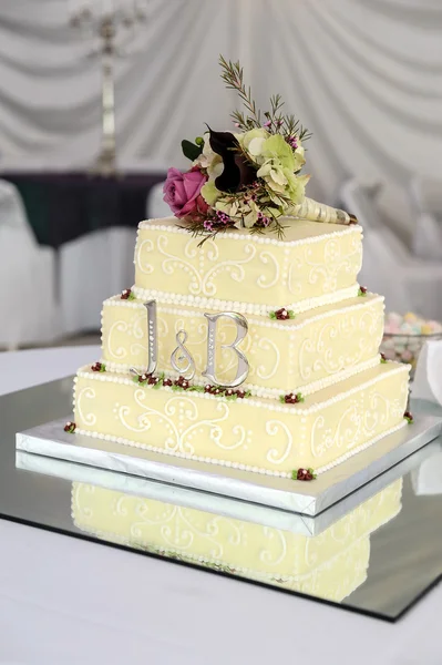 Pastel de boda con detalles —  Fotos de Stock