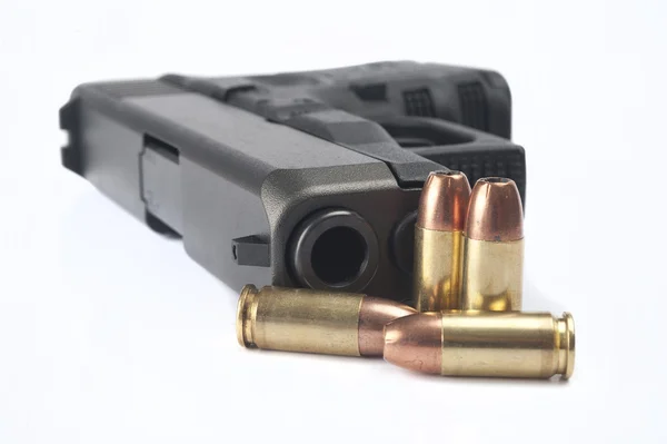 Arma com munição — Fotografia de Stock