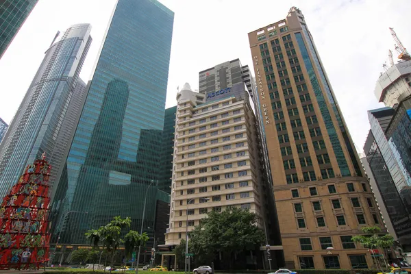 Modern glass silhouettes of skyscrapers in the financial district — Stock Photo, Image