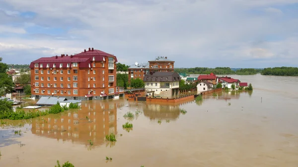 Flood water on the streets Byisk. — Stock Photo, Image