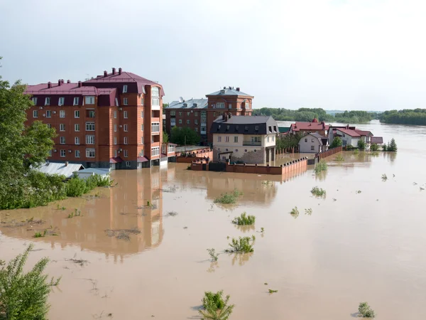 Agua de inundación en las calles Byisk . Imagen De Stock