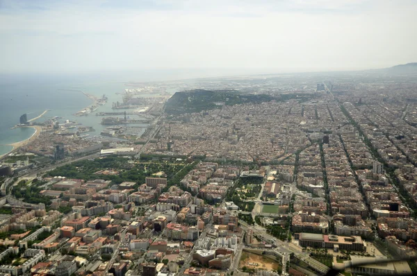 Schöne Aussicht auf die Stadt aus der Höhe — Stockfoto