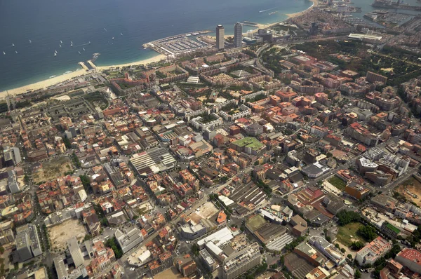 Schöne Aussicht auf die Stadt aus der Höhe — Stockfoto