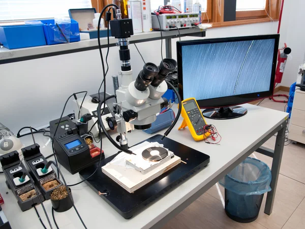 Laboratory for recovering data — Stock Photo, Image