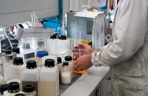 Laboratório para análise química — Fotografia de Stock