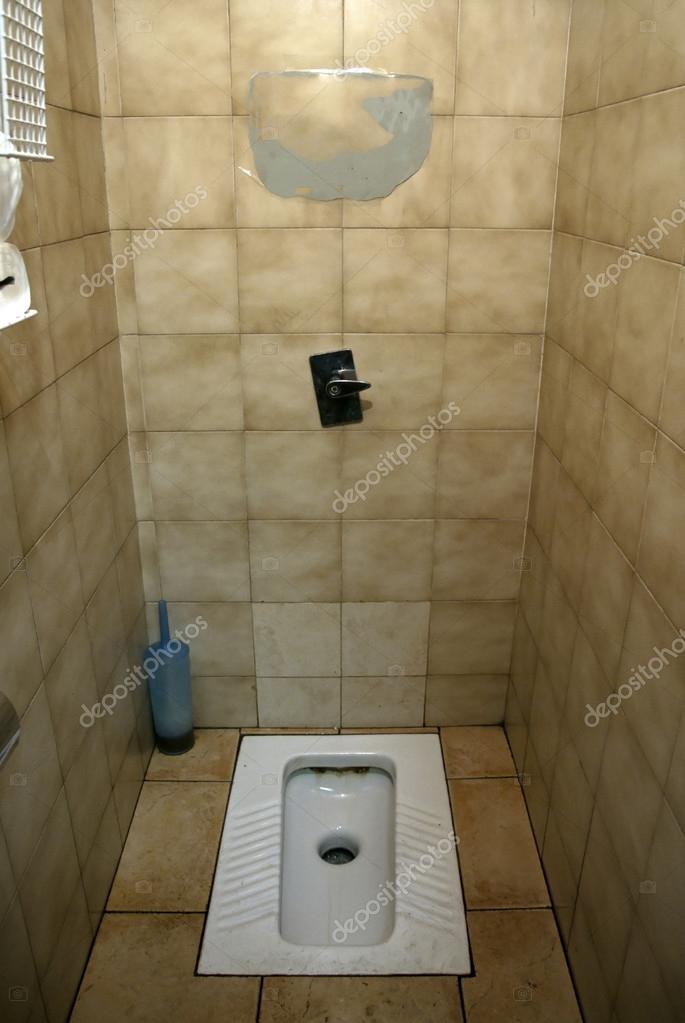 Toilettes turques (toilettes squat ) image libre de droit par  moreno.soppelsa © #13369141