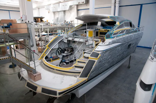 İtalyan tersanesi ile görüntü