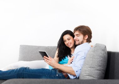 Tablet kullanarak çift dokunmatik ekran yüzey