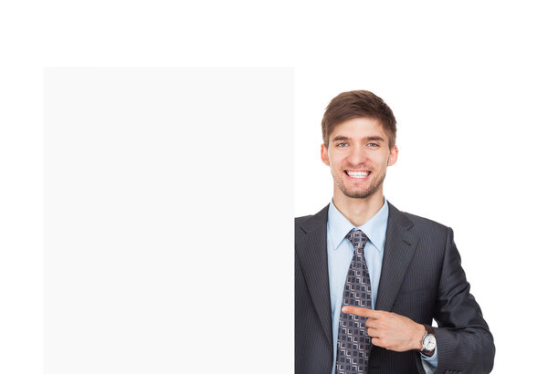 Бизнесмен держит чистую белую карточку
