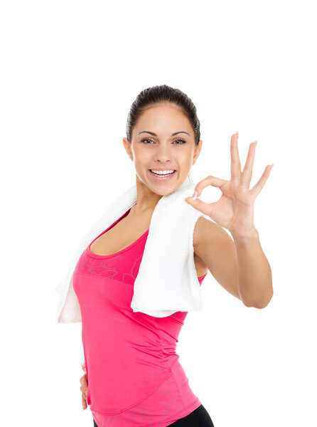 Девочка показывает хороший жест рукой
