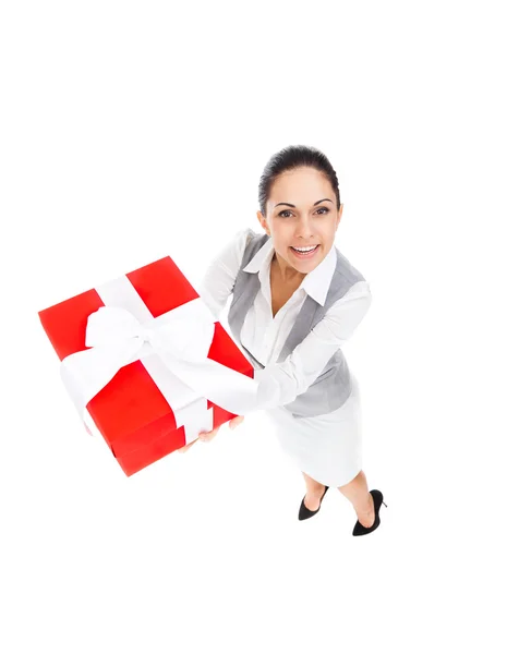 Mulher de negócios com caixa de presente vermelho — Fotografia de Stock