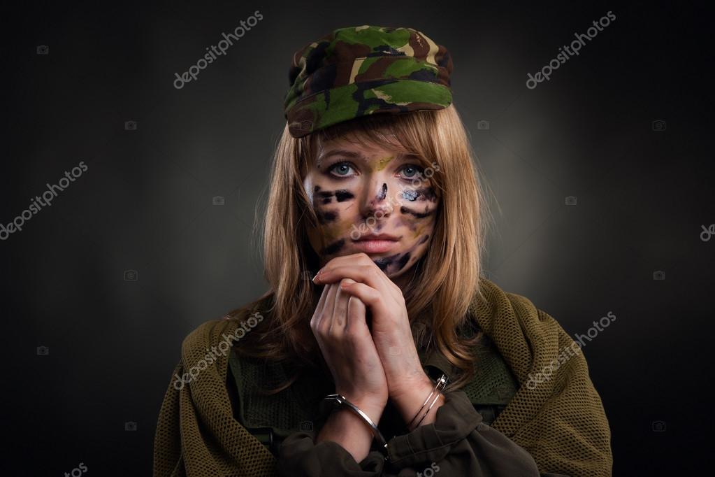 Солдат в военной форме стоковое фото ©mast3r 31733521