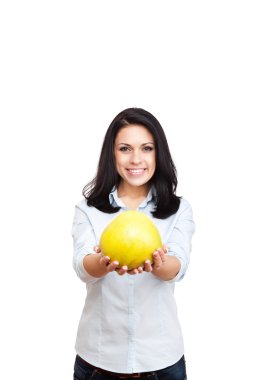 genç kadın pomelo meyve tutun