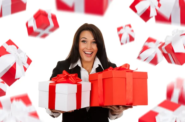 Γυναίκα των επιχειρήσεων ευτυχισμένη χαμόγελο κρατήστε κιβώτιο δώρων — Φωτογραφία Αρχείου