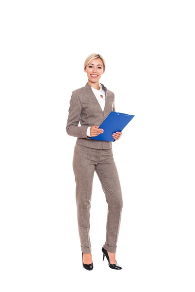 Retrato completo de una mujer de negocios feliz con carpeta — Foto de Stock