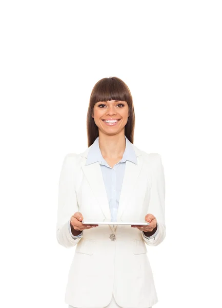 ビジネス女性の幸せな笑顔を保持パッドのタブレット コンピューター — ストック写真