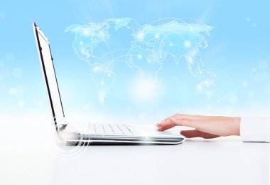 dizüstü iş kadın el touch pad