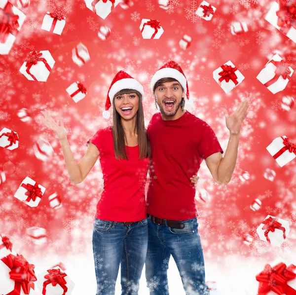 Navidad pareja emocionada —  Fotos de Stock