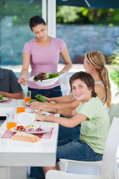 Gran cena familiar en casa — Foto de Stock