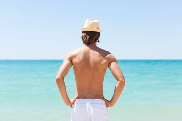 Man on beach — Stock Photo, Image