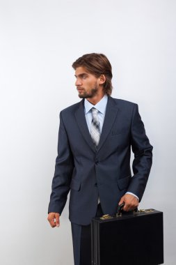 evrak çantası ile işadamı